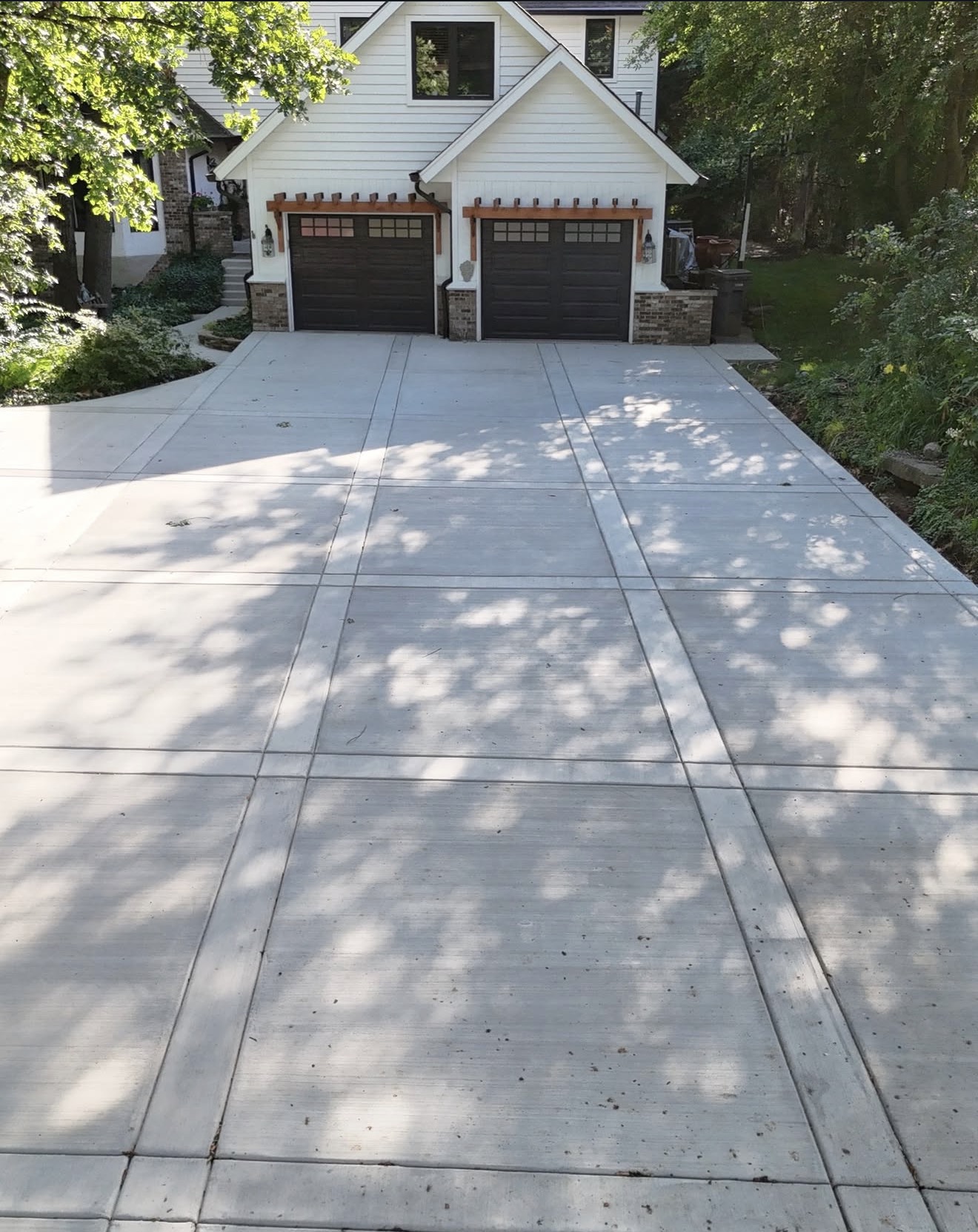 Concrete driveway in Downers Grove, IL