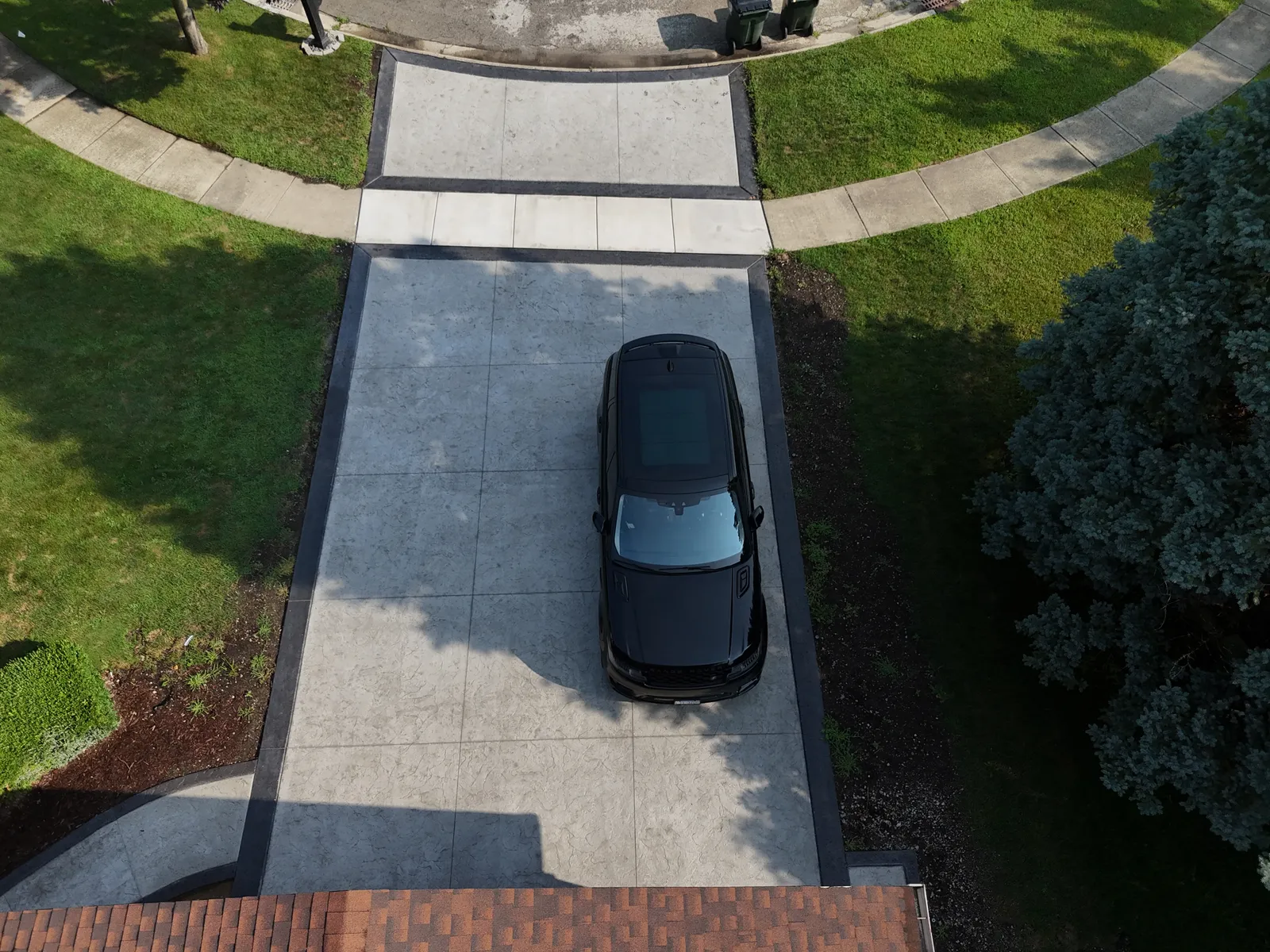 Stamped driveway bird's-eye view showing geometric pattern